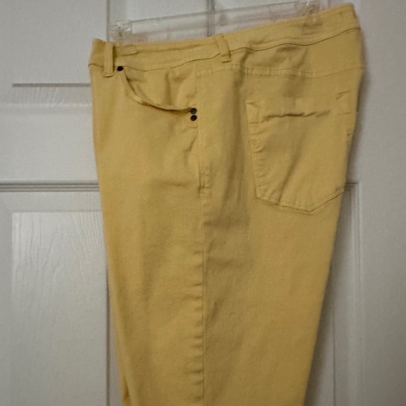 Tommy Bahama - Boardwalk shorts in 3 colors size 14 - Picture 3 of 6